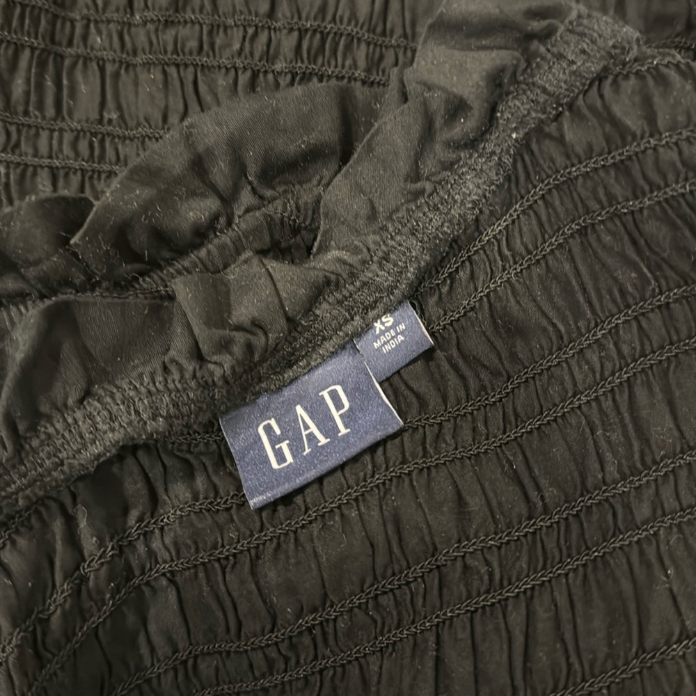 Gap Rouched Top - Picture 3 of 10